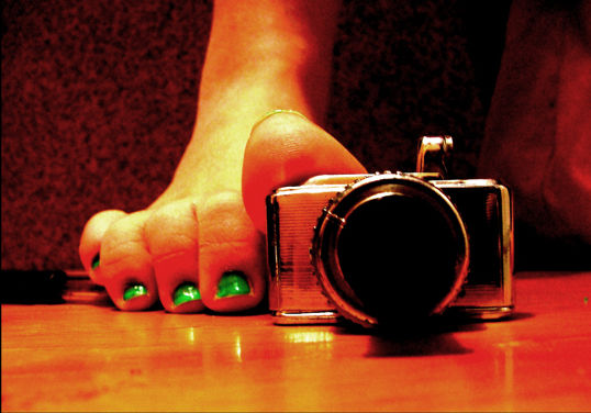 i_got_you_under_my_toe_by_Bel_re (1).jpg